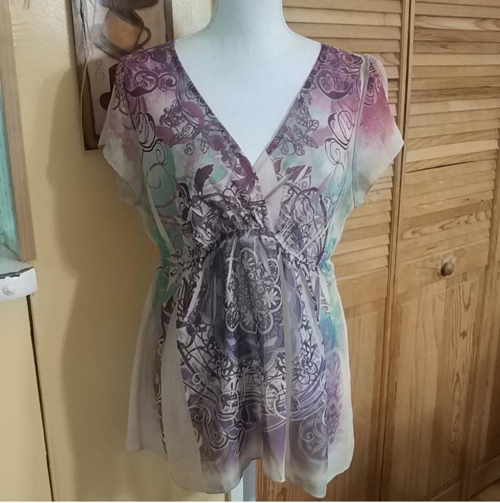 RUE 21 Sheer Print V-Neck Top XL